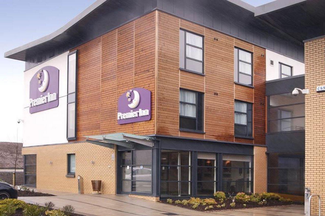 Premier Inn Glasgow นิวตันเมิร์นส์ ภายนอก รูปภาพ