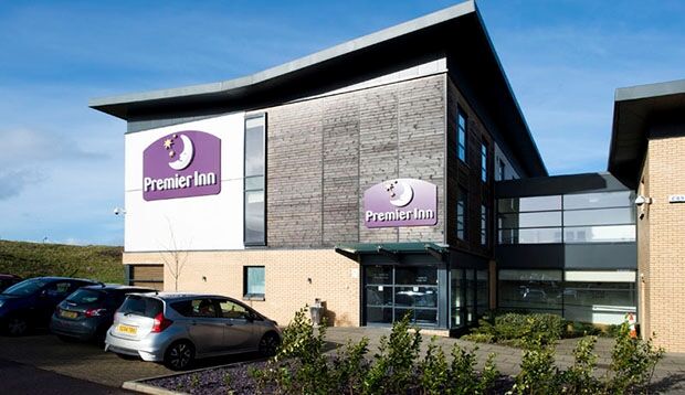 Premier Inn Glasgow นิวตันเมิร์นส์ ภายนอก รูปภาพ